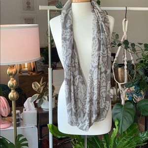 Lightweight circle scarf